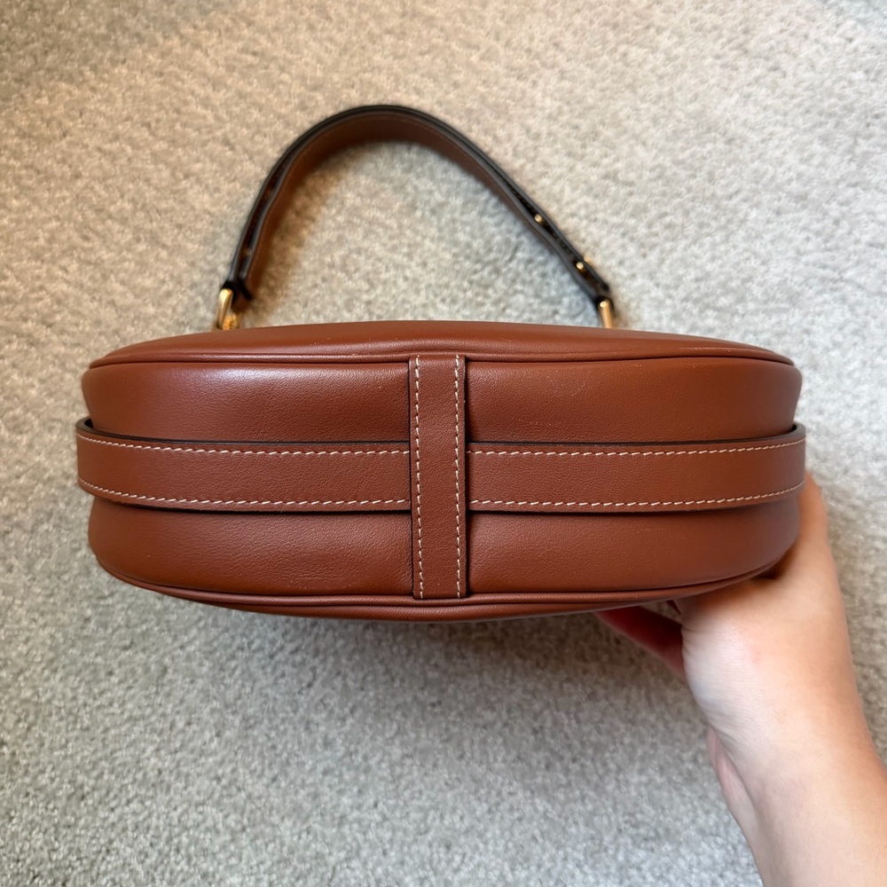 Celine Ava - image 2